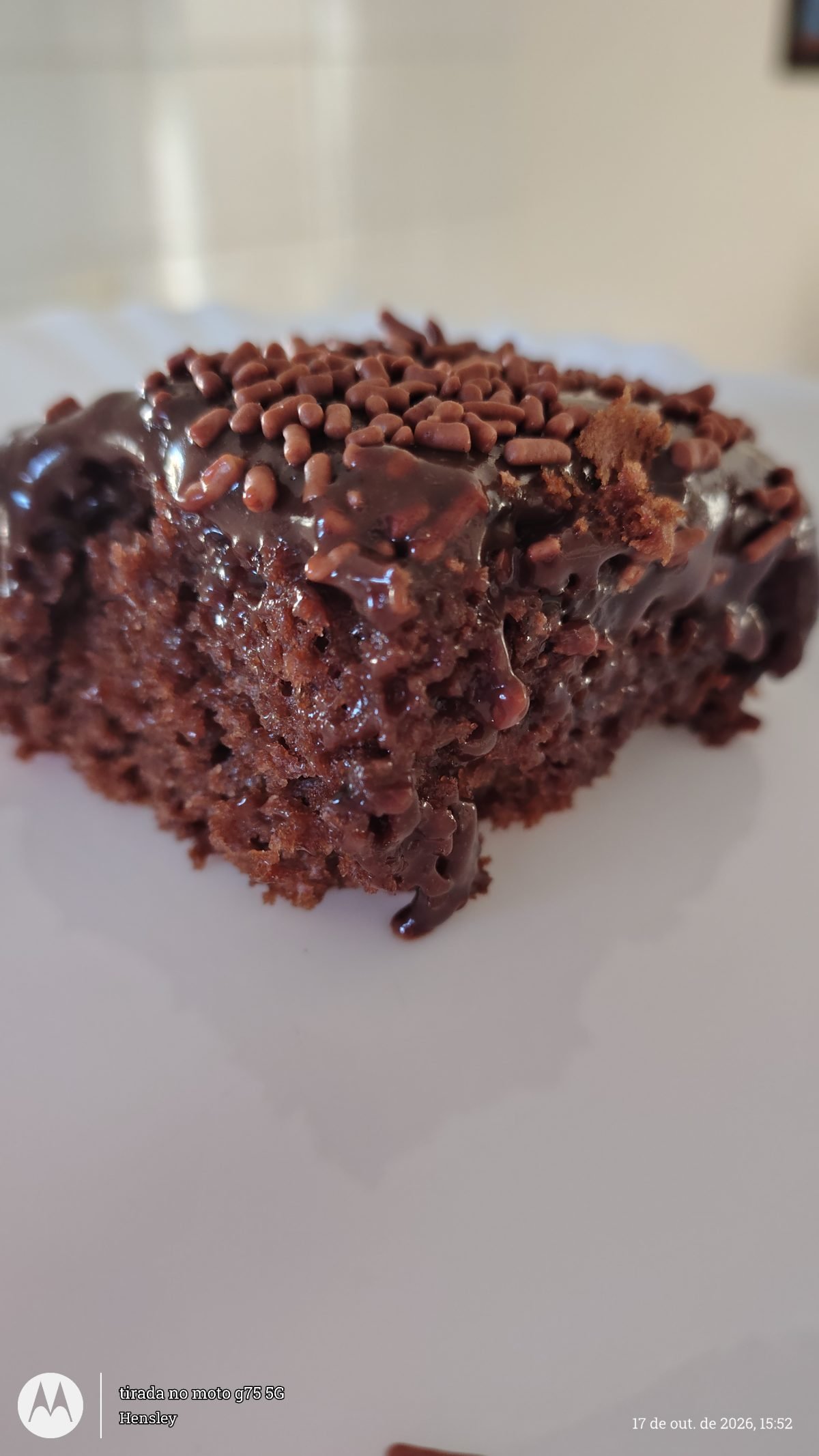 Bolo de chocolate com brigadeiro gourmet