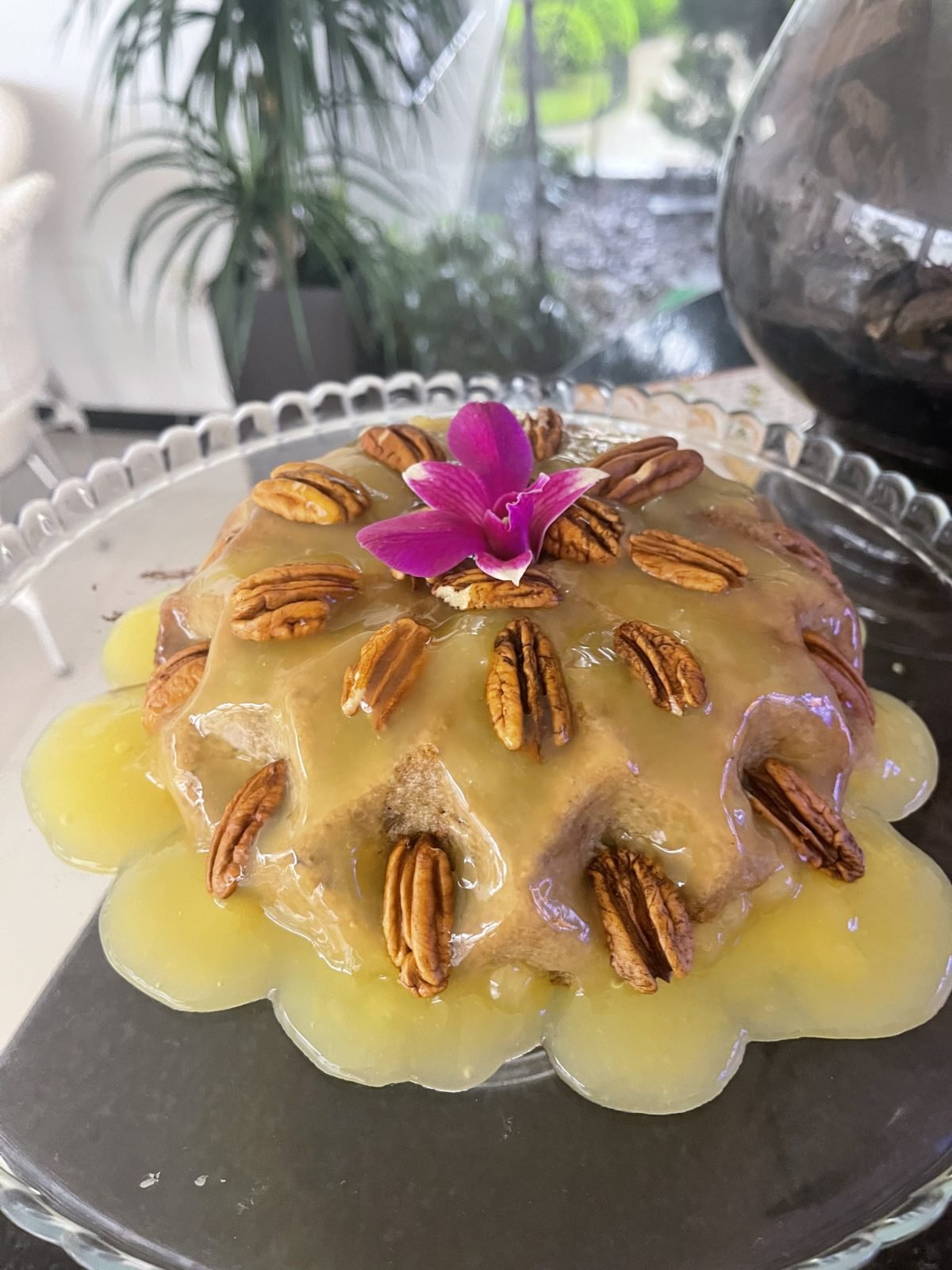 Bolo de banana fitness com cobertura de laranja