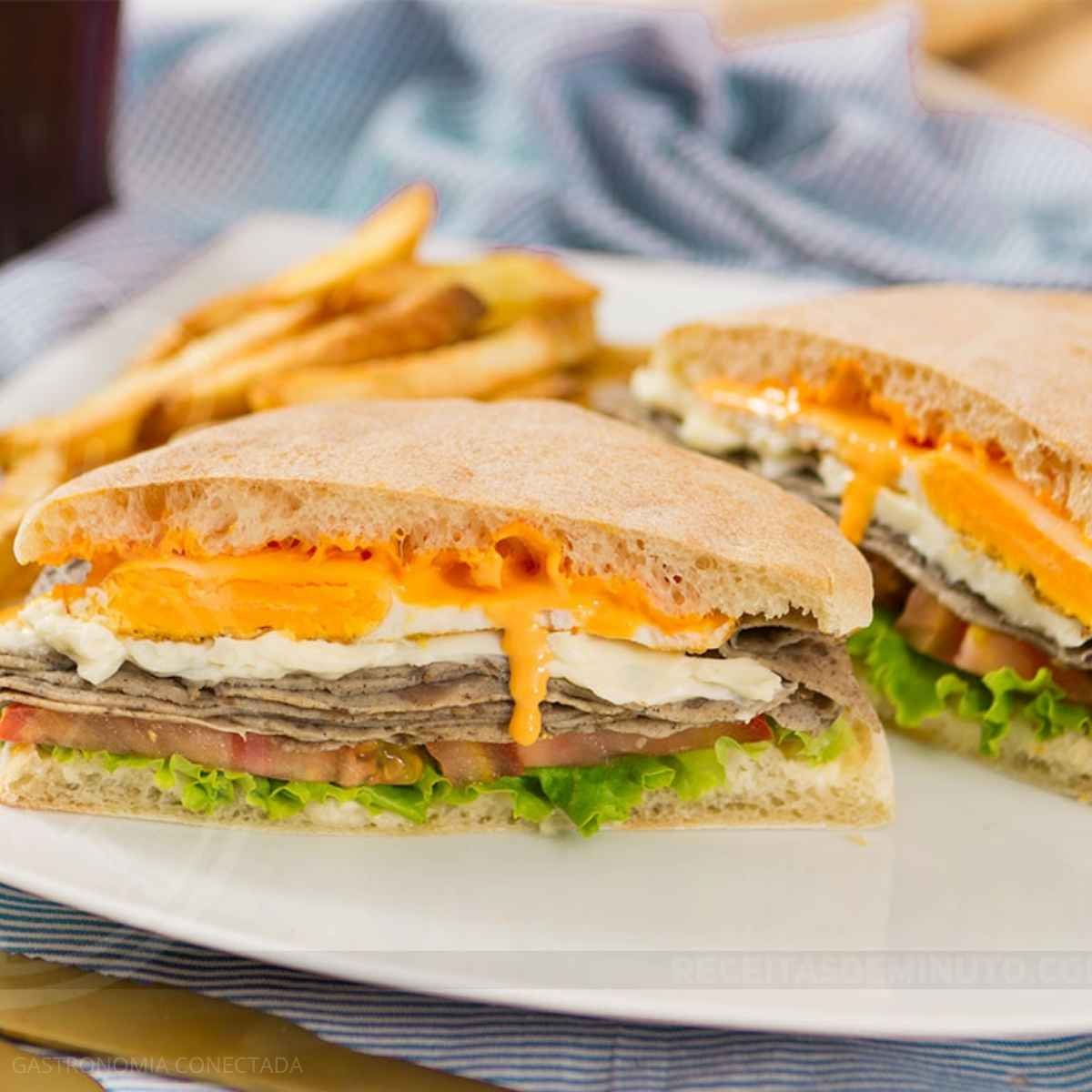 Beirute Estilo Habib's — Por que o Pão Sírio Rasga ao Rechear