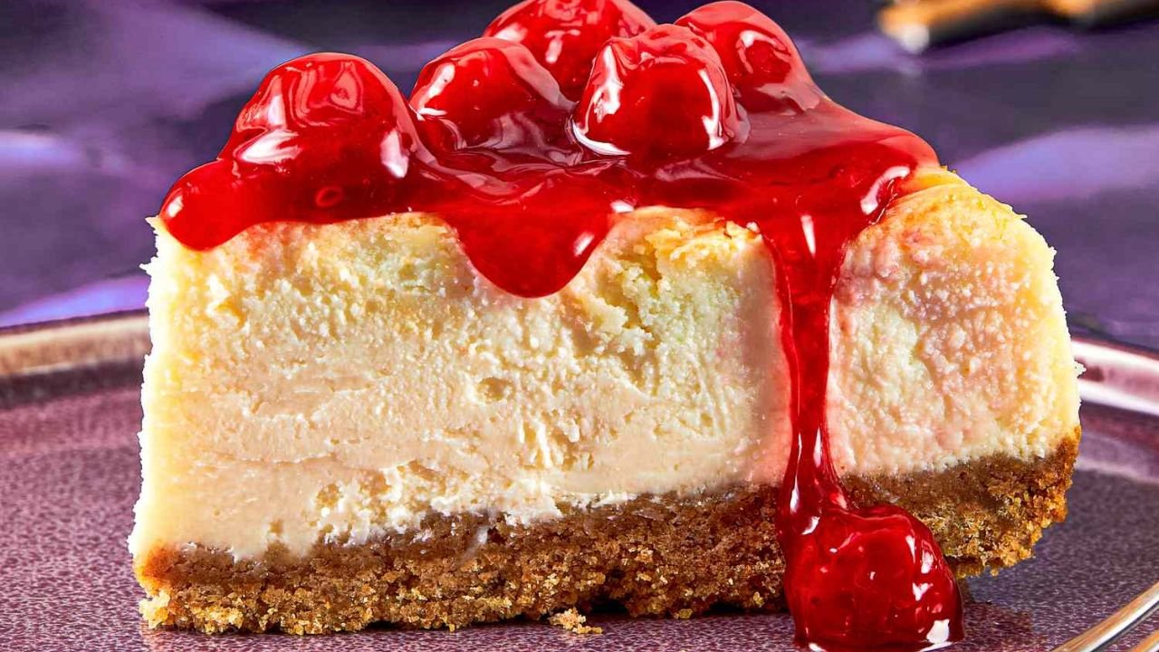 Cheesecake de Frutas Vermelhas — Massa Crocante e Recheio de Cream Cheese