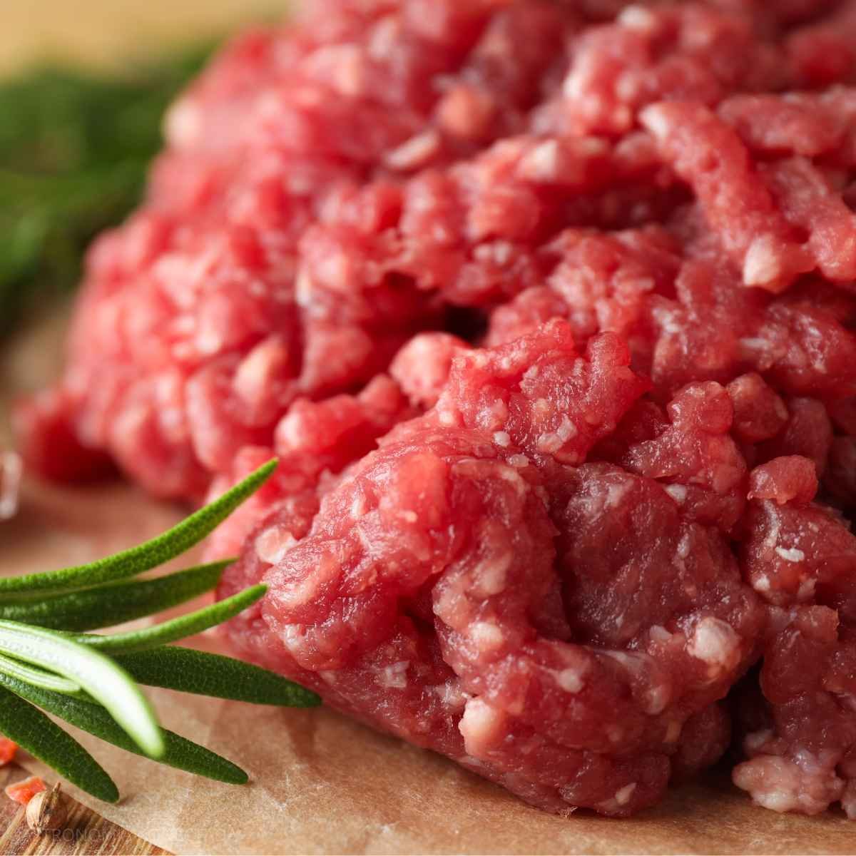 Como Temperar e Preparar Carne Moída — Por que Ela Cozinha em Vez de Dourar