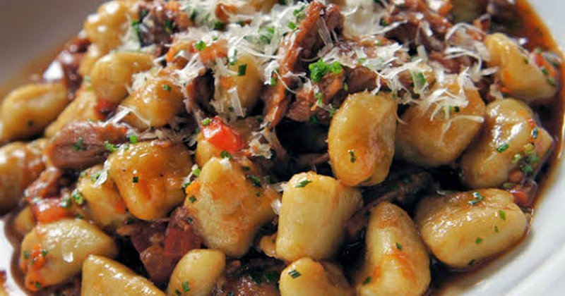 Nhoque de Batata Doce ao Ragu Rápido