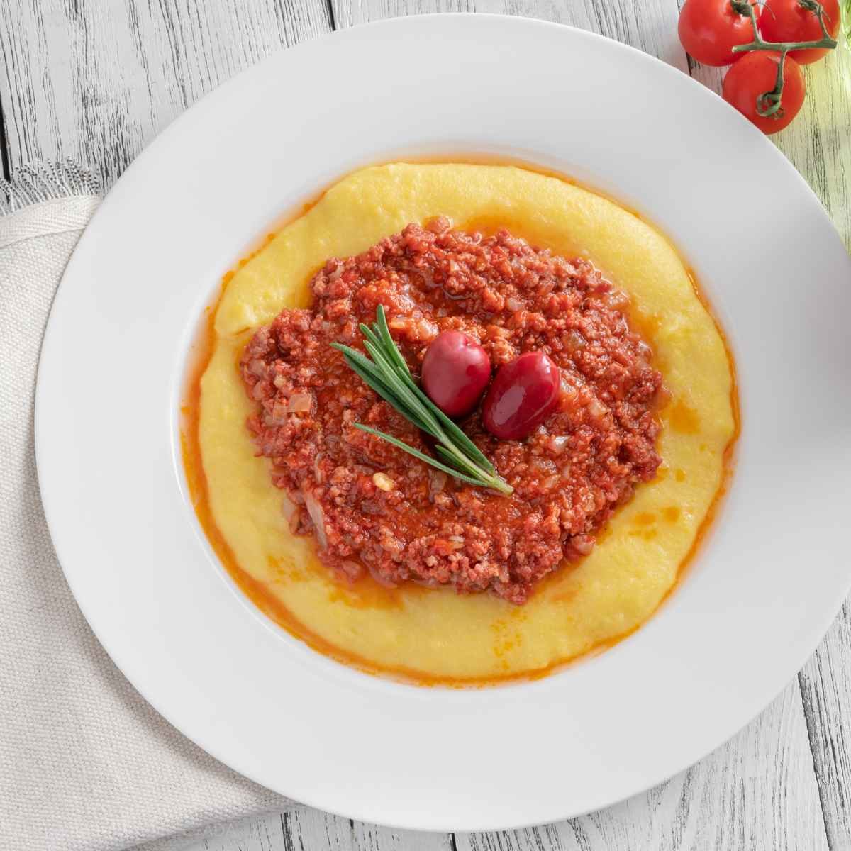 Polenta com Carne Moída — Por que Carne Moída Não Faz Ragu (e o que Fazer)
