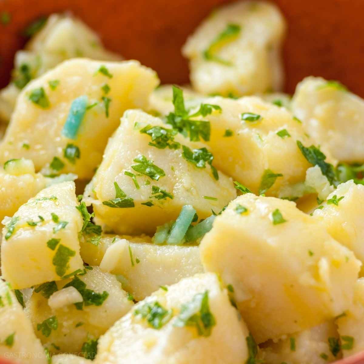 Salada de Batata — Por que Ela Fica Empapada em Vez de Firme