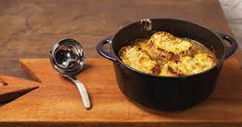 Sopa Creme de Cebola à Francesa (Gratinada)